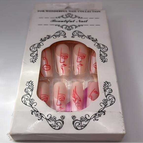 New‎ Lady Faces Press-On Nails - 24 Pieces in Red, White, and Nude Acrylic - Picture 1 of 4